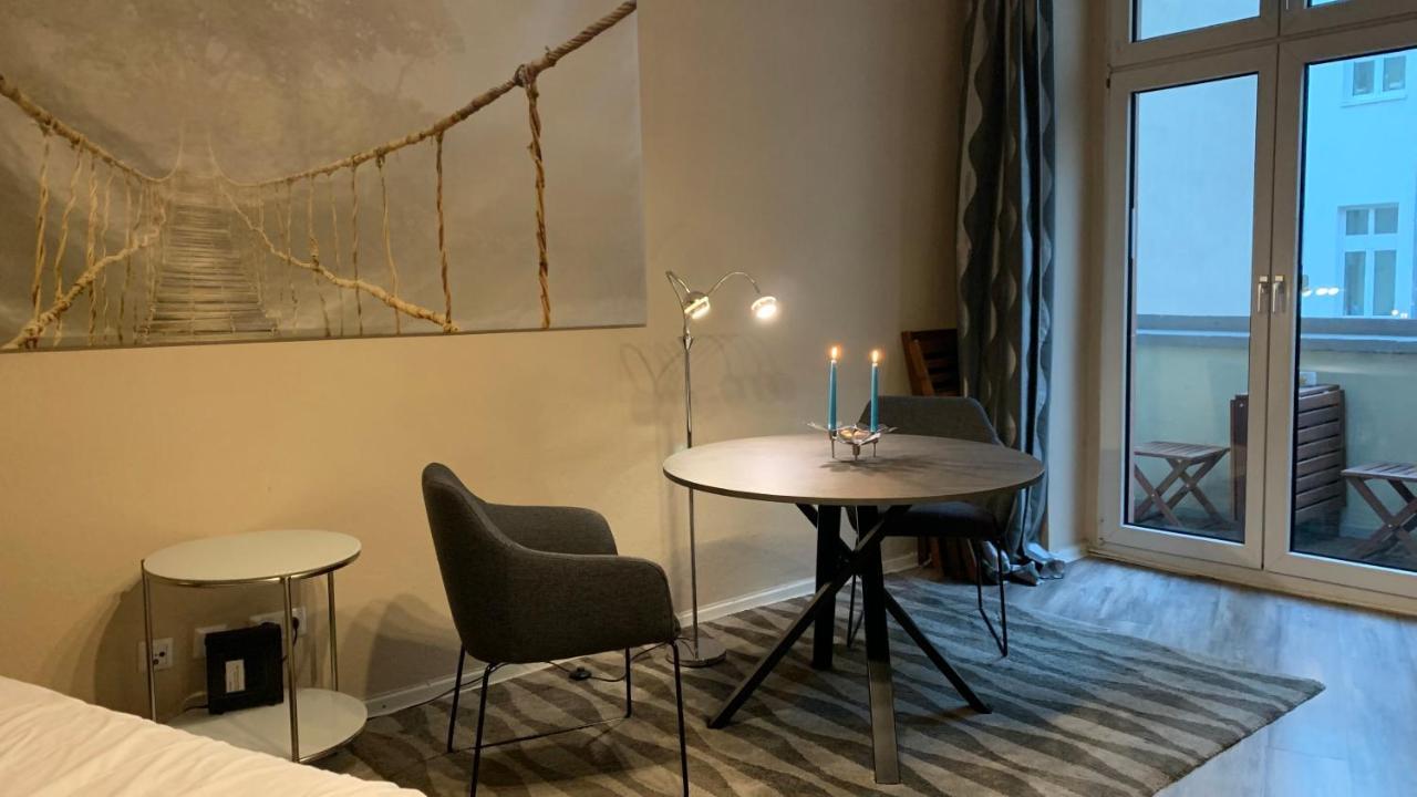 Upmarket Studio With Balcony In Friedrichshain Berlim Exterior foto